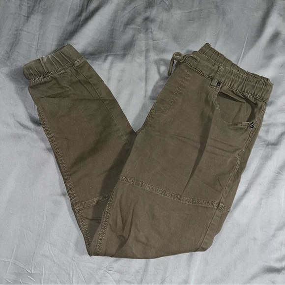 Buffalo cargos - Picture 1 of 4